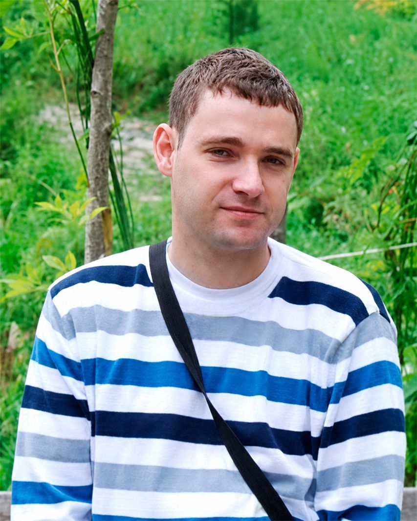 Александр Серов
